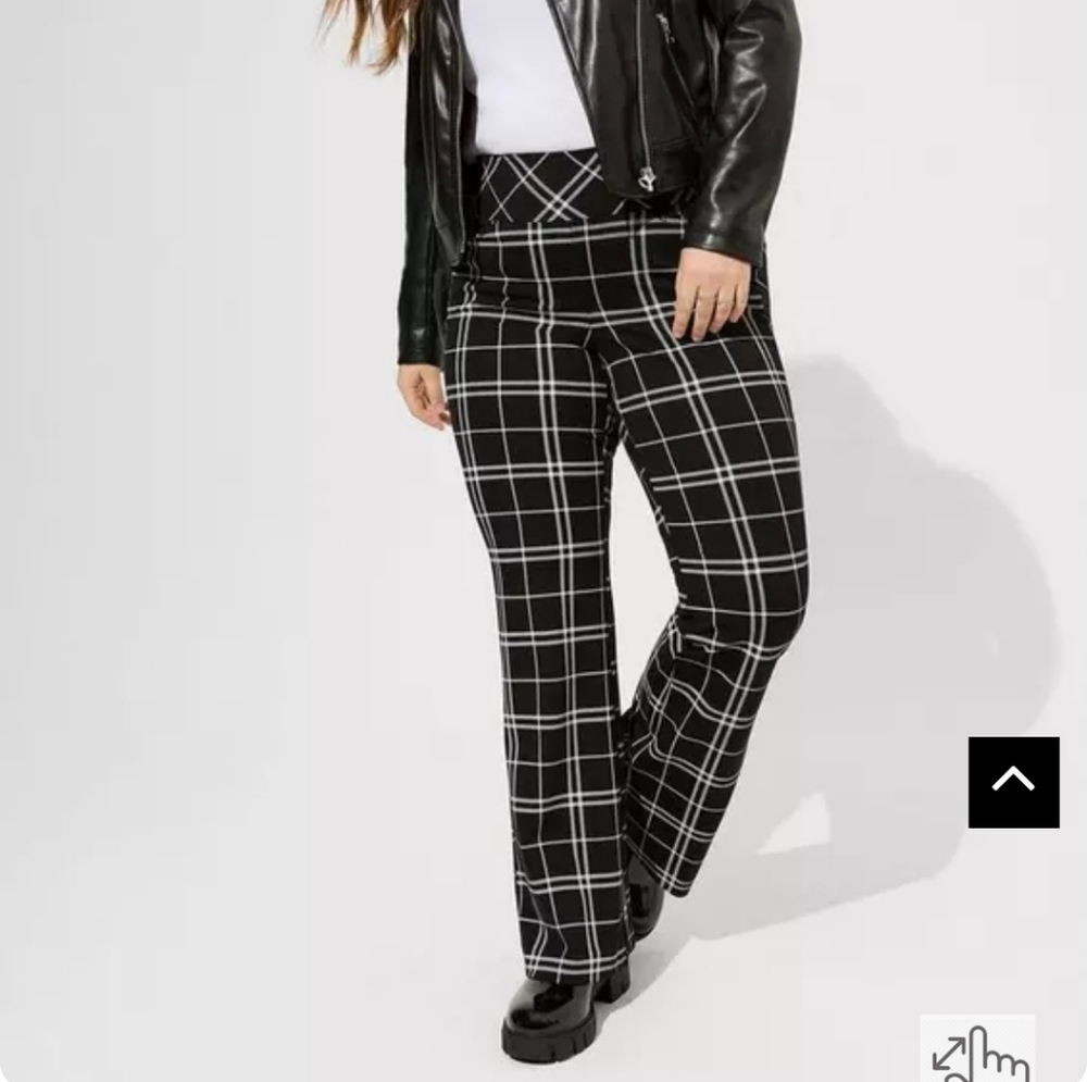 Studio By Torrid Women's Plaid Pull-On Pocket Pixie Wide Leg Ponte Pants 2 Short